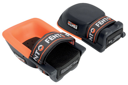 Svarta knäskydd med orange detaljer och elastiska remmar, märkta med "Fento".