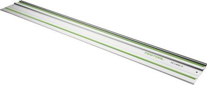 En lång, smal styrskena i metall med gröna detaljer och texten "Festool FS 5000/2" i grönt.