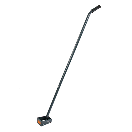 Verktyg med långt handtag och svart grepp, basen har en rektangulär form med texten "RUBI".