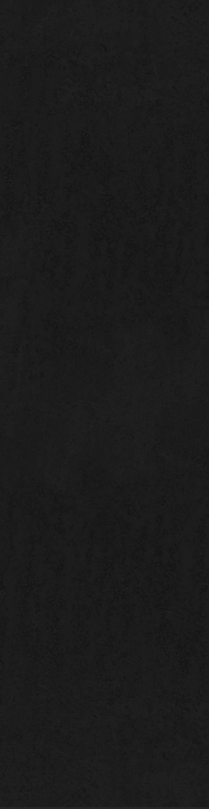 Rektangulär, mörksvart yta utan synliga mönster eller detaljer.