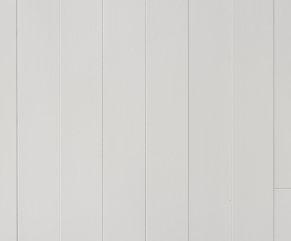 Ljusa, vertikala träpaneler i grå nyans med slät yta och diskreta skarvar.
