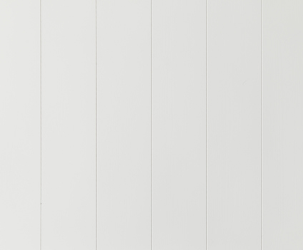 Vit slät panel med subtila spår som delar ytan i vertikala sektioner.