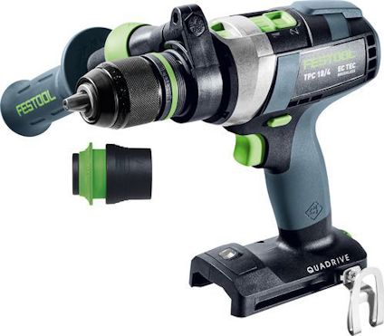 Skruvdragare och slagborr med flera tillbehör i svart, grön och silver. Texten "Festool TPC 18/4" syns på verktyget.