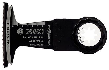 Svart sågblad med tandad kant och vitt cirkulärt fäste. Text: "Bosch", "PAII 65 APB", "Wood-Metal", "Swiss Made".