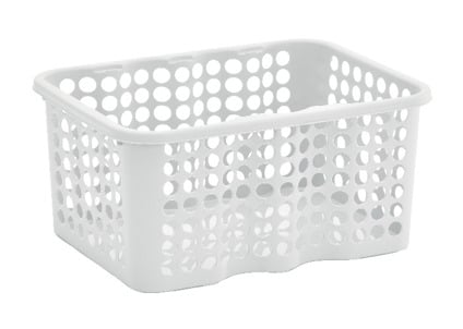 Vit rektangulär förvaringskorg med rundade hörn och hålmönster.