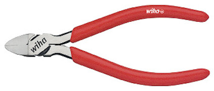 Röda sidorätare med metallhuvud och märket "wiha" tryckt på handtaget.