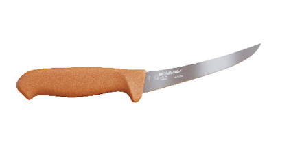 Kniv med svängt blad och orange handtag, märkt "MORAKNIV" på bladet.