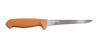 Kniv med brunt handtag och smalt, rakt blad. Märket "MORAKNIV" synligt på bladet.