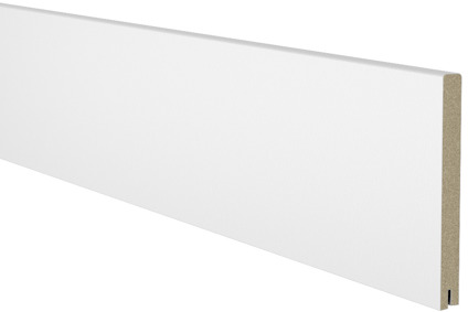Vit MDF-skiva med jämn yta och mörk kärna, skuren i rektangulär form.