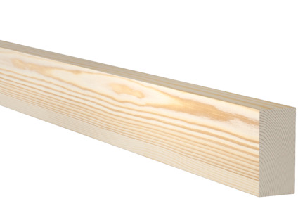 Ljus träplanka med synliga ådringar mot svart bakgrund.