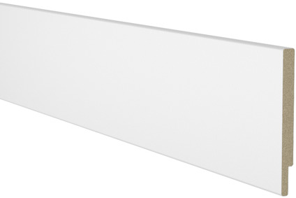 Vit MDF-panel med en fals på ena sidan.