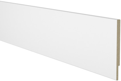 Vit MDF-panel med en glatt yta och raka kanter, lätt textur synlig på snittytan.