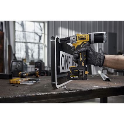 BLINDNITPISTOL DCF414NT-XJ 18V XR 6.3MM,TSTAK SOLO