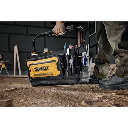VERKTYGSVÄSKA DWST60106-1 20" PRO