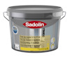 Färgbehållare med etikett "Sadolin V Super" och text på flera språk. Grå lock och handtag.