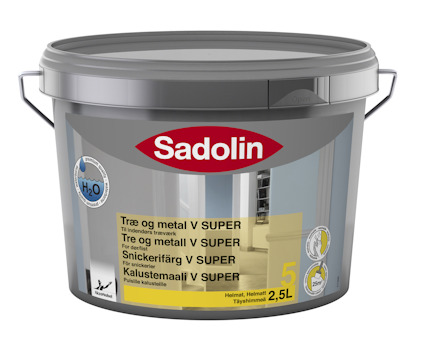 Färgbehållare med etikett "Sadolin V Super" och text på flera språk. Grå lock och handtag.