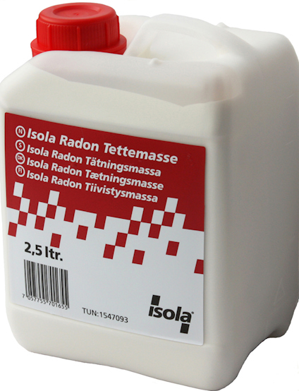 Vit plastbehållare med rött lock, märkt "Isola Radon Tätningsmassa" på flera språk. Volymtext: "2,5 ltr".