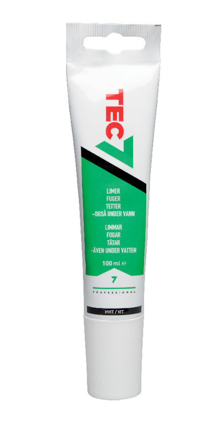 Vit tub märkt "TEC7" med grön etikett och text på flera språk, inklusive "LIMMER", "FUGER", och "TETTER".