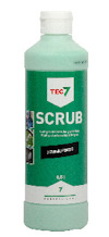 Grön flaska med vit kork och etikett med texten "TEC7 SCRUB Cleans and Protects, 0,5 l".