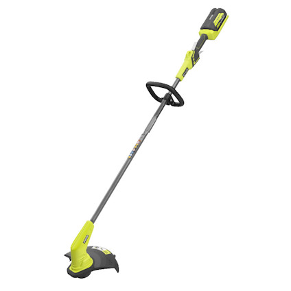 Grön och svart grästrimmer med långt skaft och handtag. Batteri placerat högst upp.