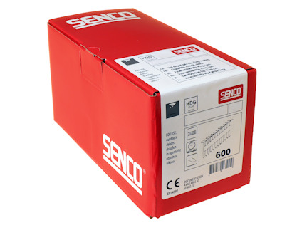 Röd låda med vit text "SENCO", innehållande 600 HDG spik, med information och streckkod på etikett.