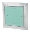 Grön fyrkantig inspektionslucka med silverfärgad ram och skruvar i hörnen.