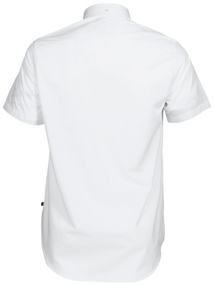 Vit kortärmad skjorta sedd bakifrån.