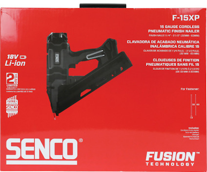 Röd förpackning med text: "SENCO F-15XP 18V Li-ion, 15 gauge cordless pneumatic finish nailer". Bild av en spikpistol.