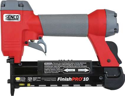 Röd och grå tryckluftsdriven spikpistol med texten "SENCO" och "Finish PRO 10" på sidan.