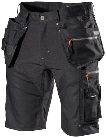Svarta arbetsshorts med flera fickor och orange dragkedjor. Designade för funktionalitet vid arbete.