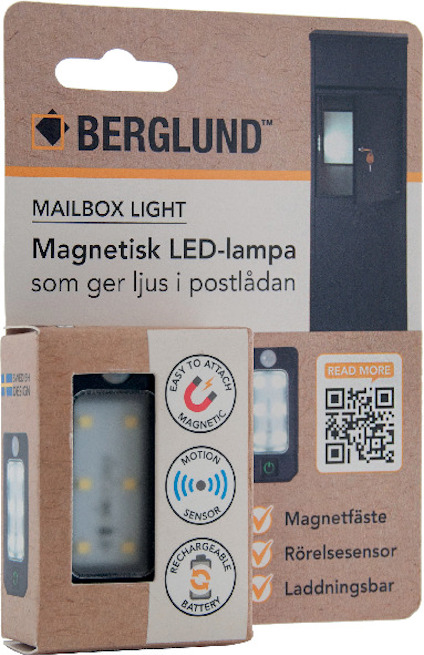 Förpackning med Berglund magnetisk LED-lampa, rörelsesensor- och laddningsbar ikon synliga. QR-kod till höger.