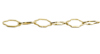 Gyllene kedjelänk i mässing med ovala och vridna segment mot vit bakgrund.
