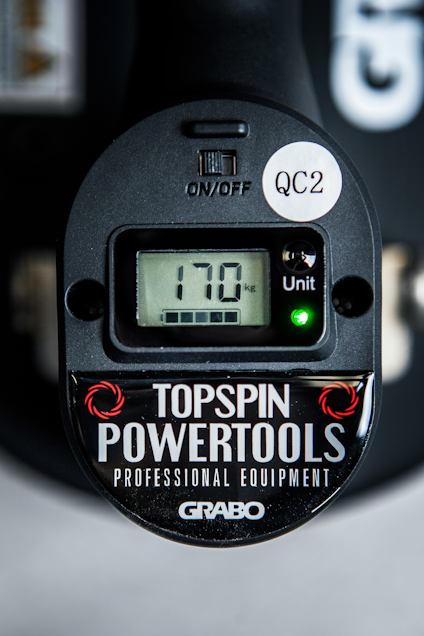 Digital skärm visar "170 kg" på en Grabo Topspin Powertools Professional Equipment.