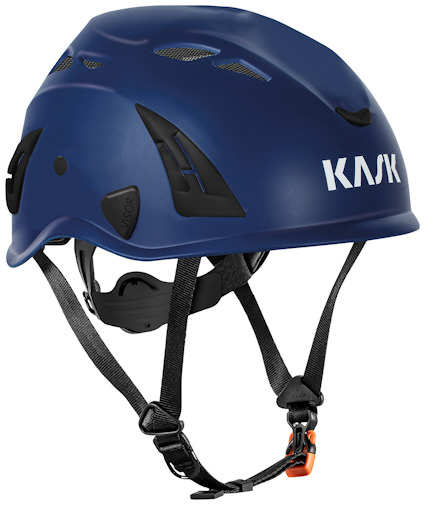 Blå hjälm med svart rem och orange spänne, vit text "KASK" på sidan, svarta ventilationsöppningar.