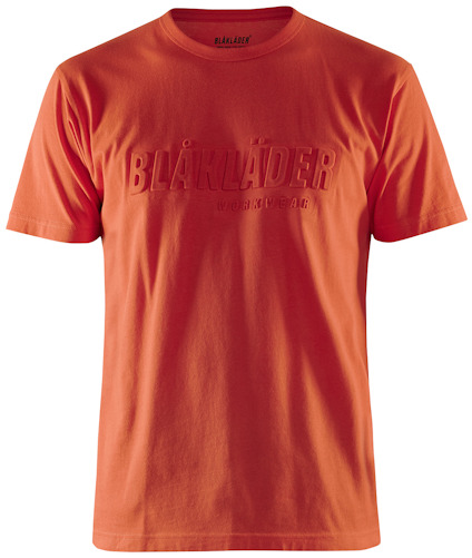 Orangeröd t-shirt med texten "BLÅKLÄDER WORKWEAR" i en mörkare nyans på bröstet.