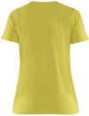 En enfärgad, kortärmad t-shirt i gul nyans, sedd bakifrån.