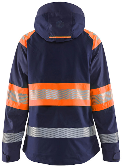 Marinblå jacka med huva och orange/silvriga reflexband över axlar, midja och ärmar.