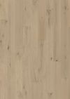 Ljus ekparkett med enstavig design och svagt synliga kvistar och ådringar.