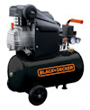 Svart kompressor med hjul och bärhandtag. Märkt "BLACK+DECKER". Två tryckmätare och ett reglage syns.
