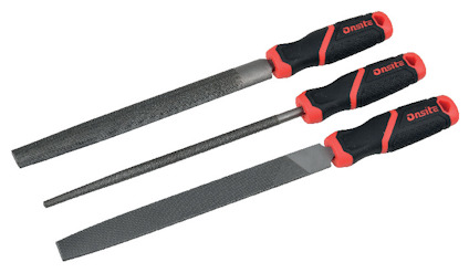 Tre filar med röda och svarta ergonomiska handtag, i olika former och storlekar.