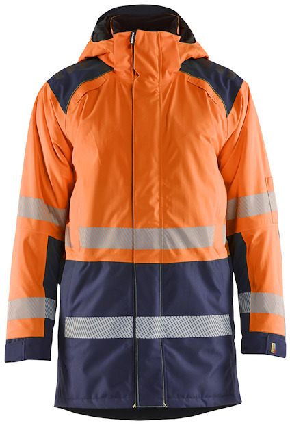 Orange och marinblå parkas med reflexband på ärmar och kropp. Har en huva och dragkedja framtill.
