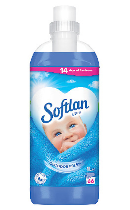 Flaska med sköljmedel märkt "Softlan Ultra Outdoor Fresh" med bild av en bebis och text "14 days of freshness".