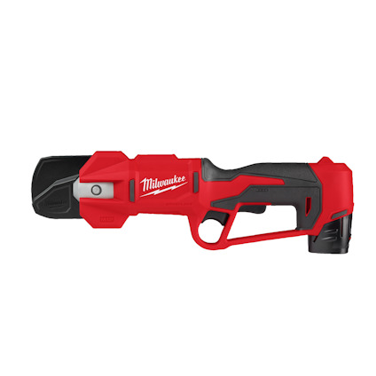 Röd och svart batteridriven sekatör med logotypen "Milwaukee" på sidan.