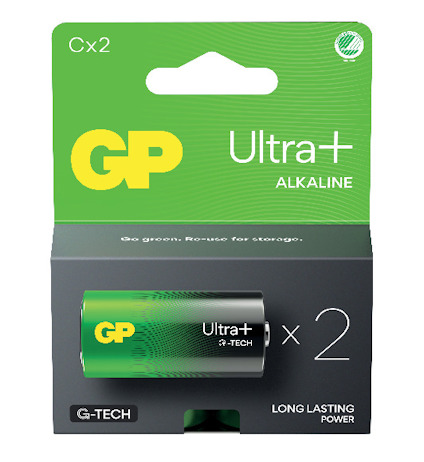 Förpackning med två GP Ultra+ alkaliska C-batterier, grön och svart design med text.