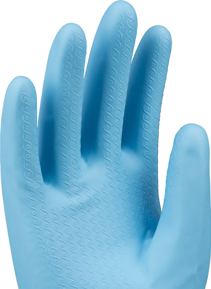 Blå nitrilhandske med texturerad yta på fingrarna för bättre grepp.