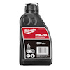 Svart flaska med röd etikett där det står "Milwaukee FVP-OIL 500 ml". Innehåller mineralolja för vakuumpumpar.