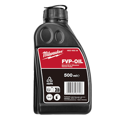 Svart flaska med röd etikett där det står "Milwaukee FVP-OIL 500 ml". Innehåller mineralolja för vakuumpumpar.