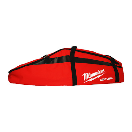 Röd väska med svart rem och texten "Milwaukee M18 FUEL".