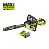 Kedjesåg med grön och svart design, märkningen "RYOBI" på svärdet, och batteripaket bredvid. Text: "MAX POWER".