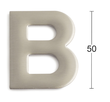Bokstaven "B" i borstat metall med en höjd på 50 mm.